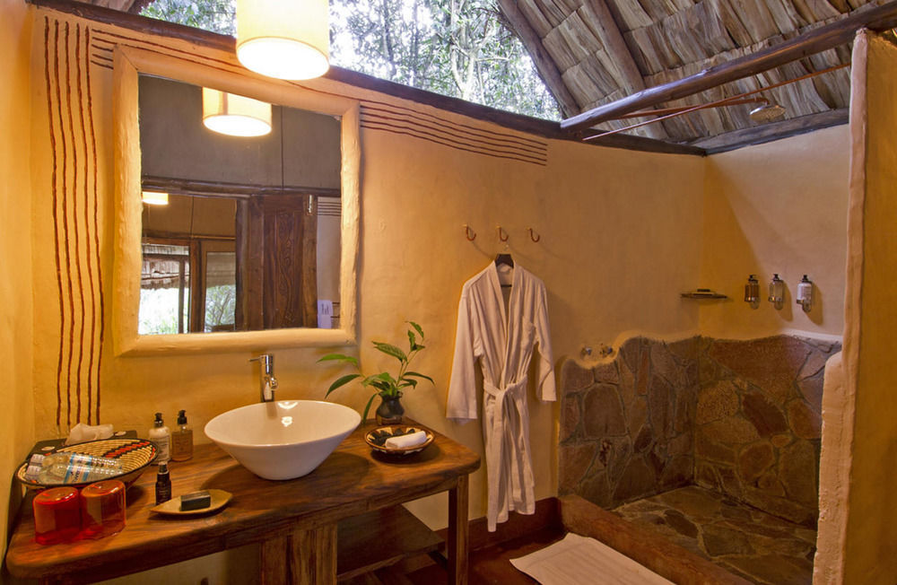 Sanctuary Gorilla Forest Camp Hotel Ntungamo  Bagian luar foto
